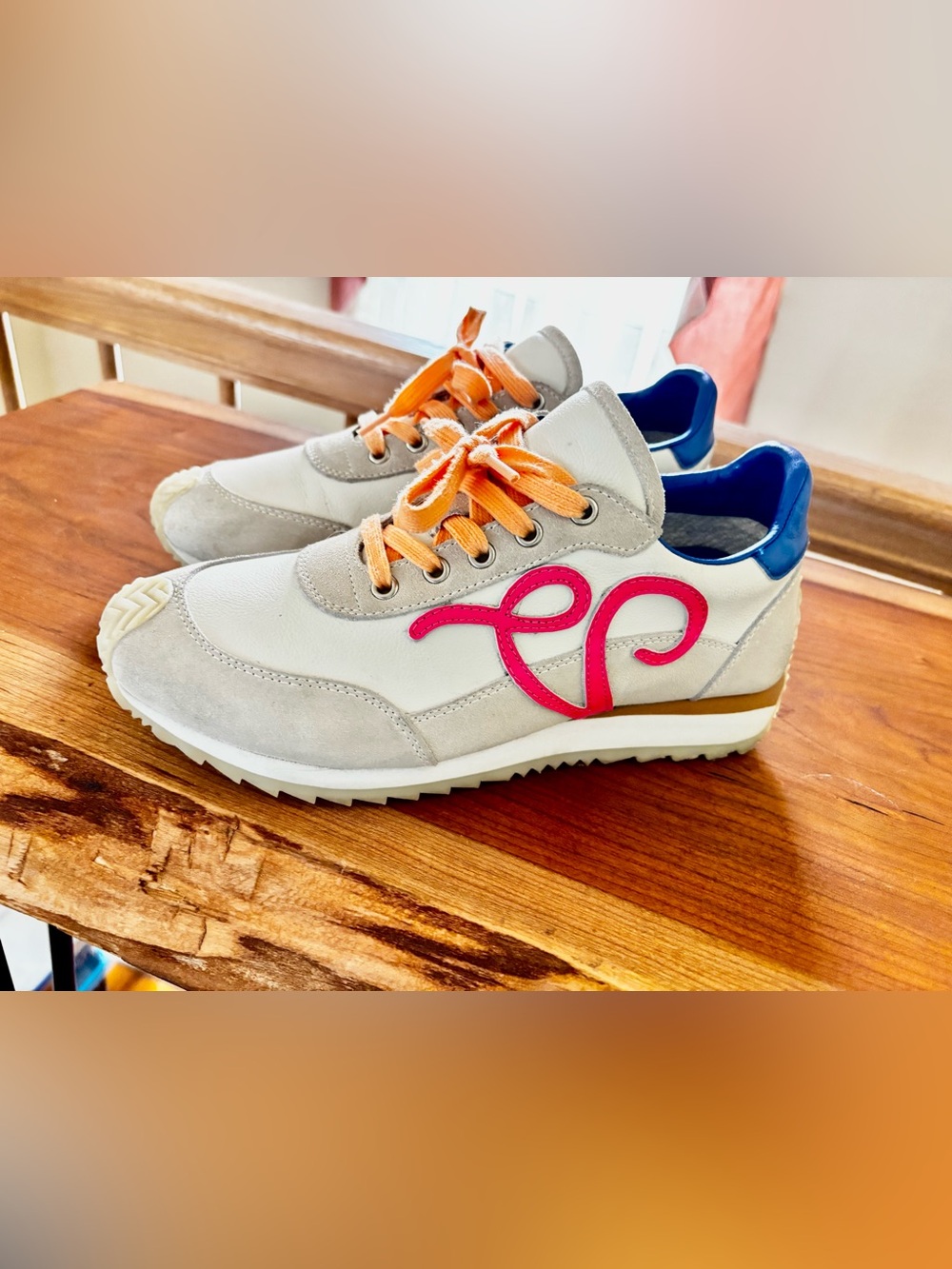 AQUA Gray & White Sneakers with Hot Pink Logo and Orange Laces size 7